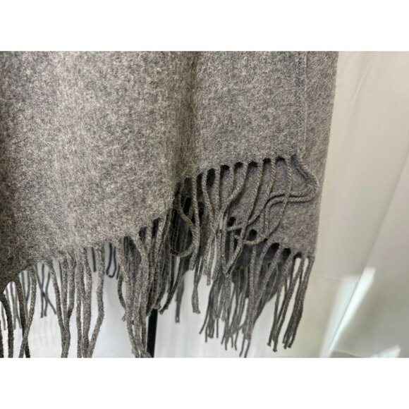 New ARITZIA ALXILIARY 100% Luxury Large Soft Wool Wrap Poncho Cape Fringe - Picture 3 of 13